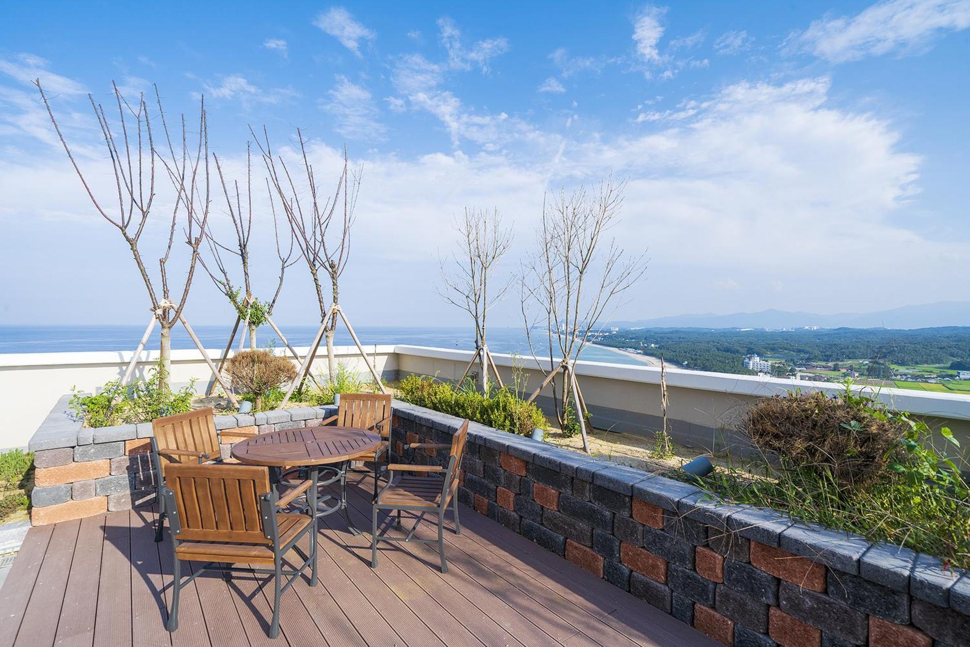Gangneung Chonpines Ocean Suites Hotel Εξωτερικό φωτογραφία